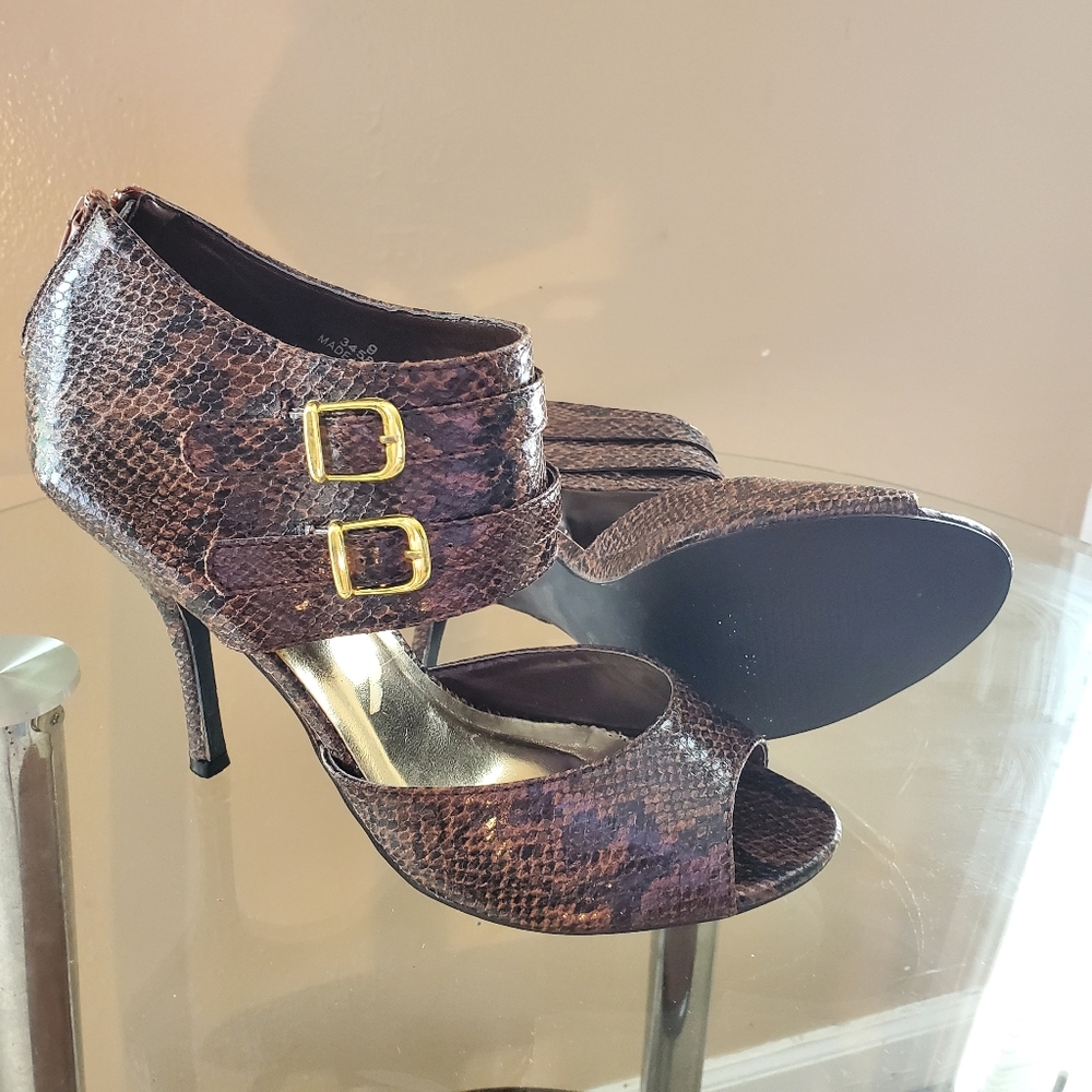 Heels - Picture 2 of 6